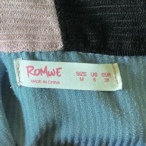 ROMWE Women’s Oversized Color Block Corduroy Button Down Shirt Size M - Picture 4 of 6